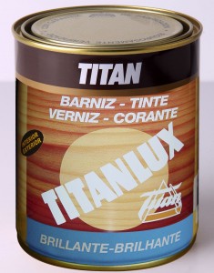 Barniz tinte Titan: protege y  aporta brillo a la madera